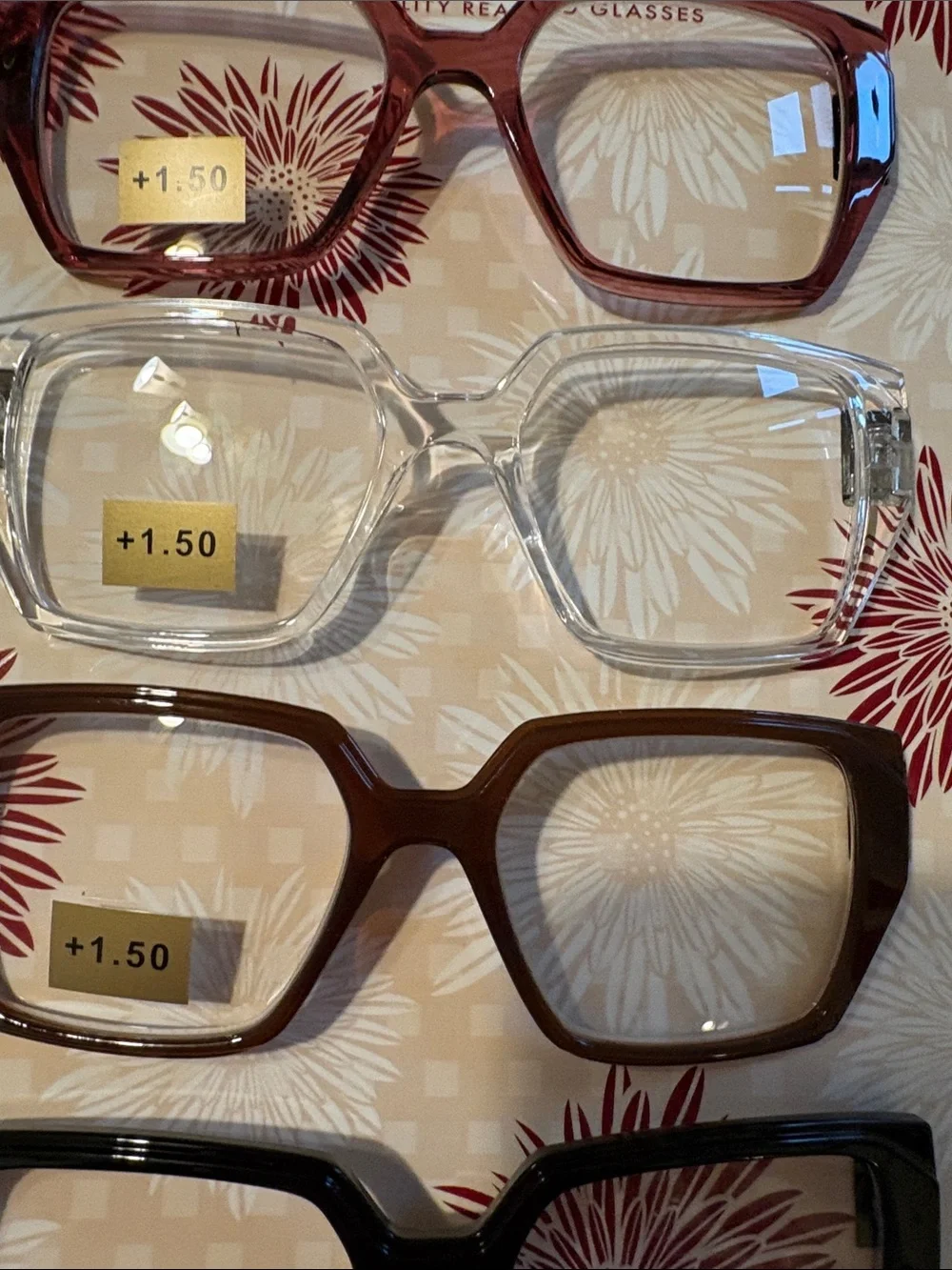 Nicole Miller 1.50 Reading Glasses set of 4  New
